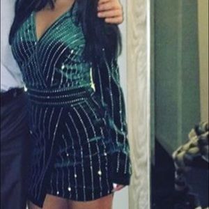 Short, long-sleeve Windsor dress